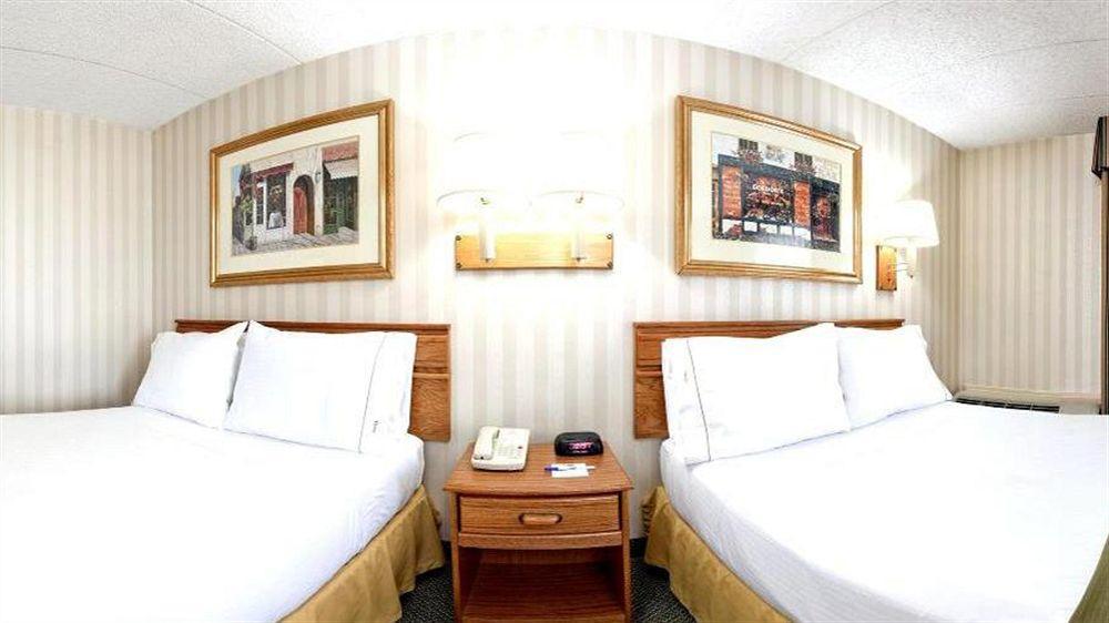 Holiday Inn Express Hotel & Suites Philadelphia - King Of Prussia By Ihg Exterior photo