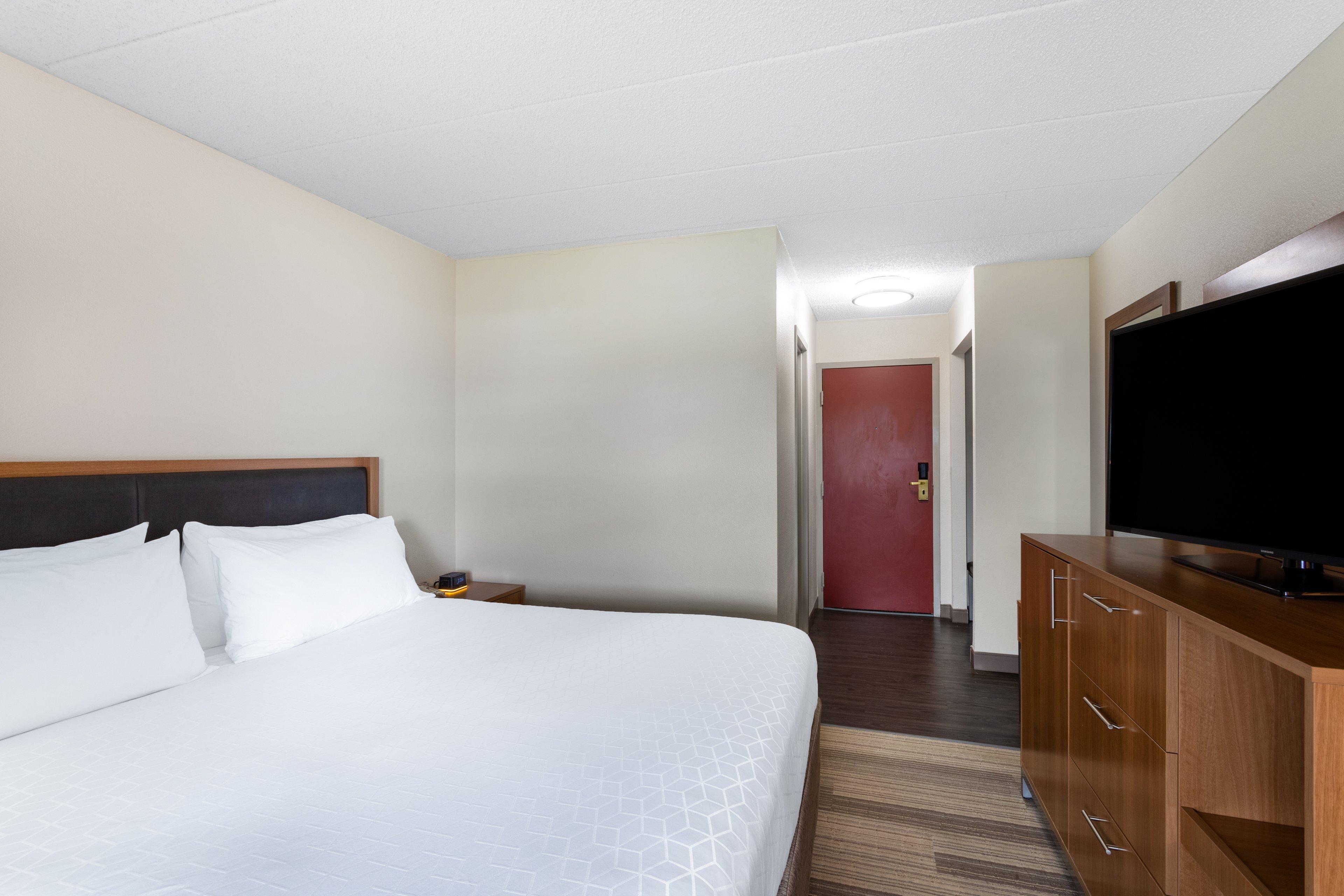 Holiday Inn Express Hotel & Suites Philadelphia - King Of Prussia By Ihg Exterior photo