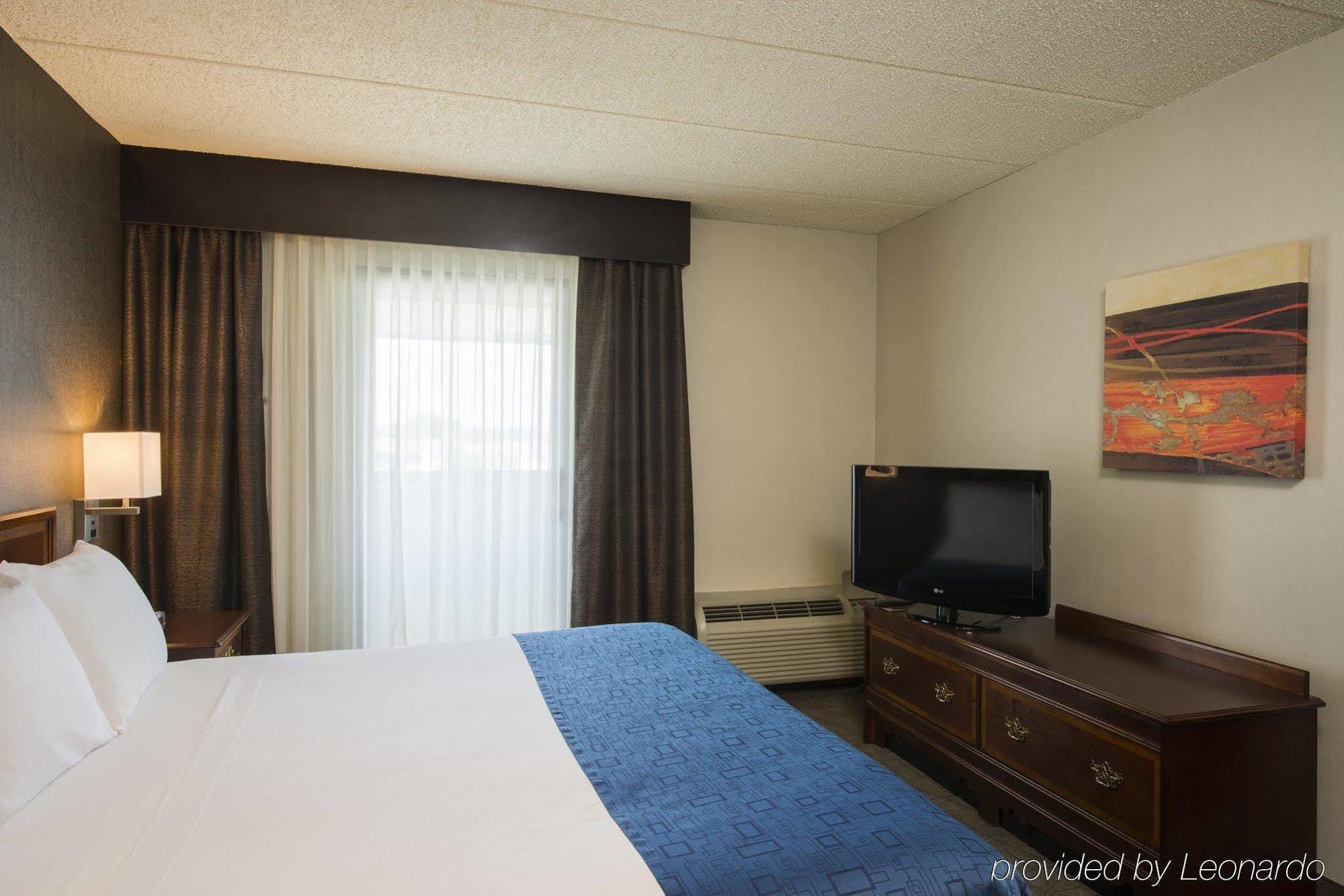 Holiday Inn Express Hotel & Suites Philadelphia - King Of Prussia By Ihg Exterior photo